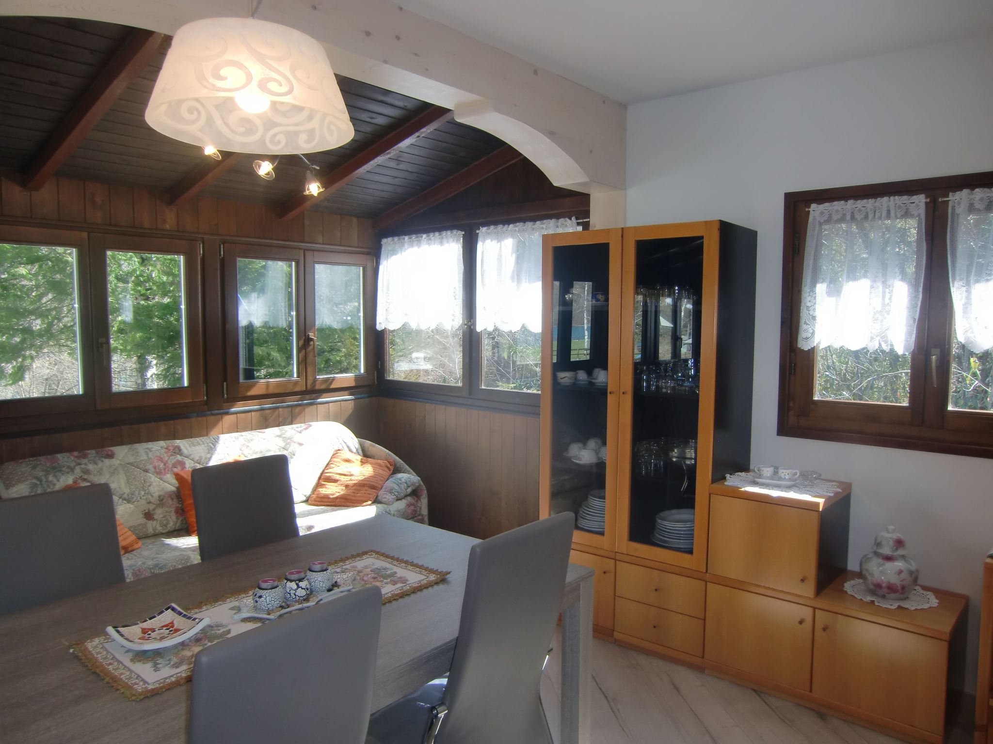 Freistehendes Haus mit Veranda mit Seeblick-Binnen