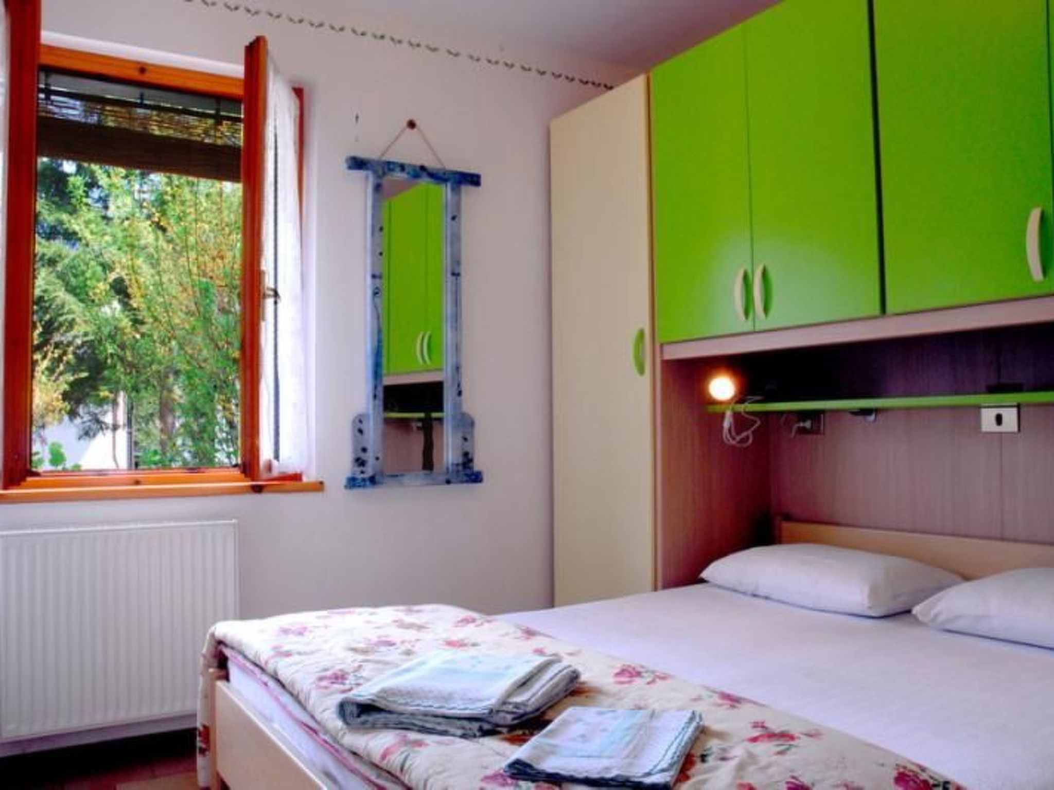 Erdgeschosswohnung mit möbliertem Garten-Binnen