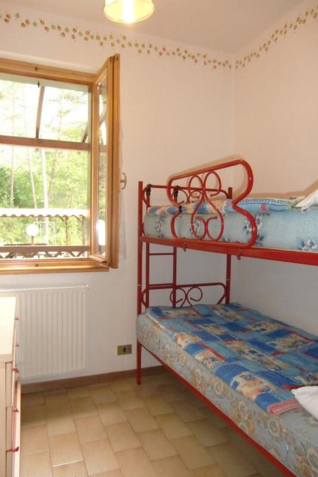 Erdgeschosswohnung mit möbliertem Garten-Binnen