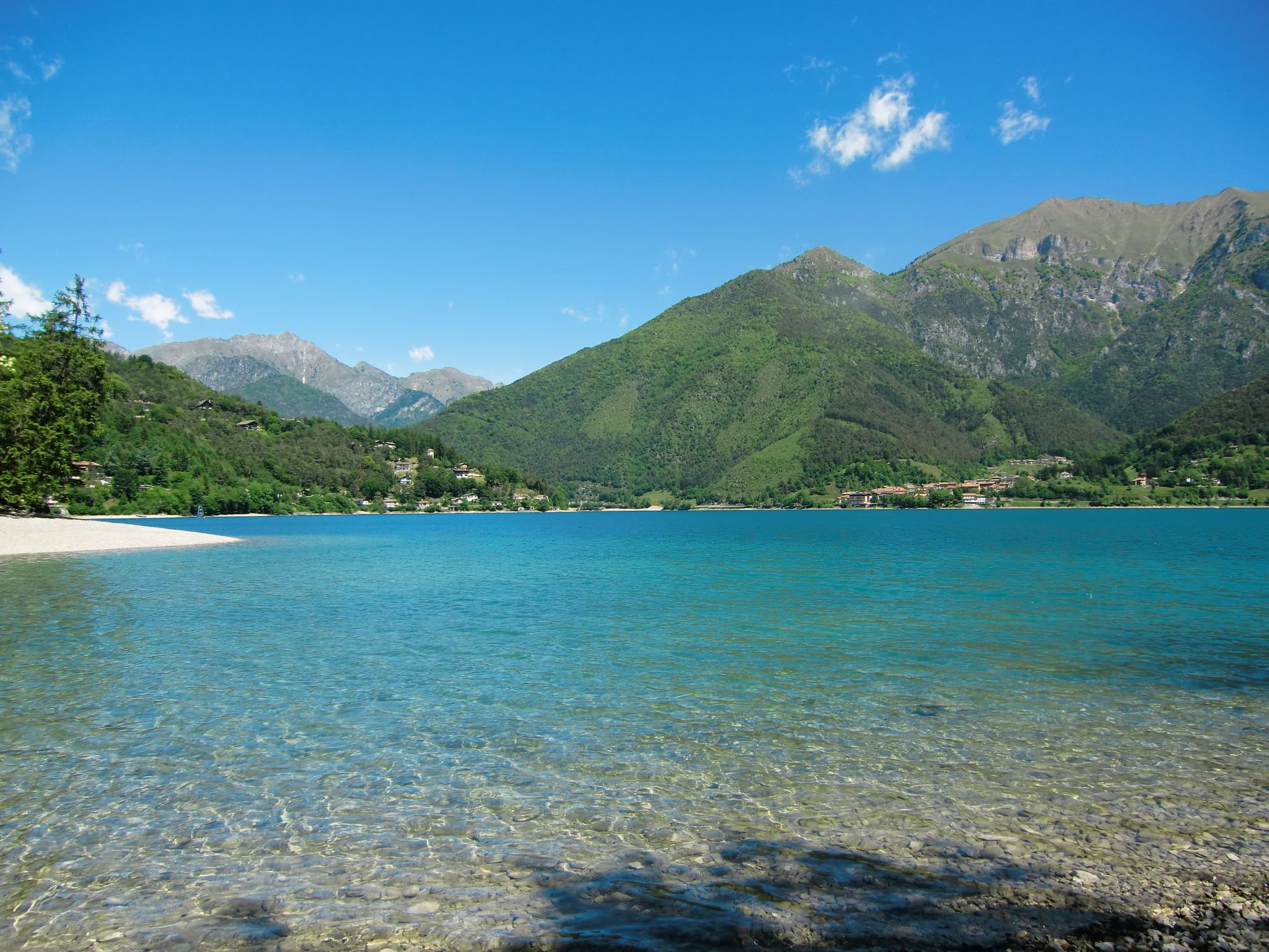 Erdgeschosswohnung mit möbliertem Garten-Binnen