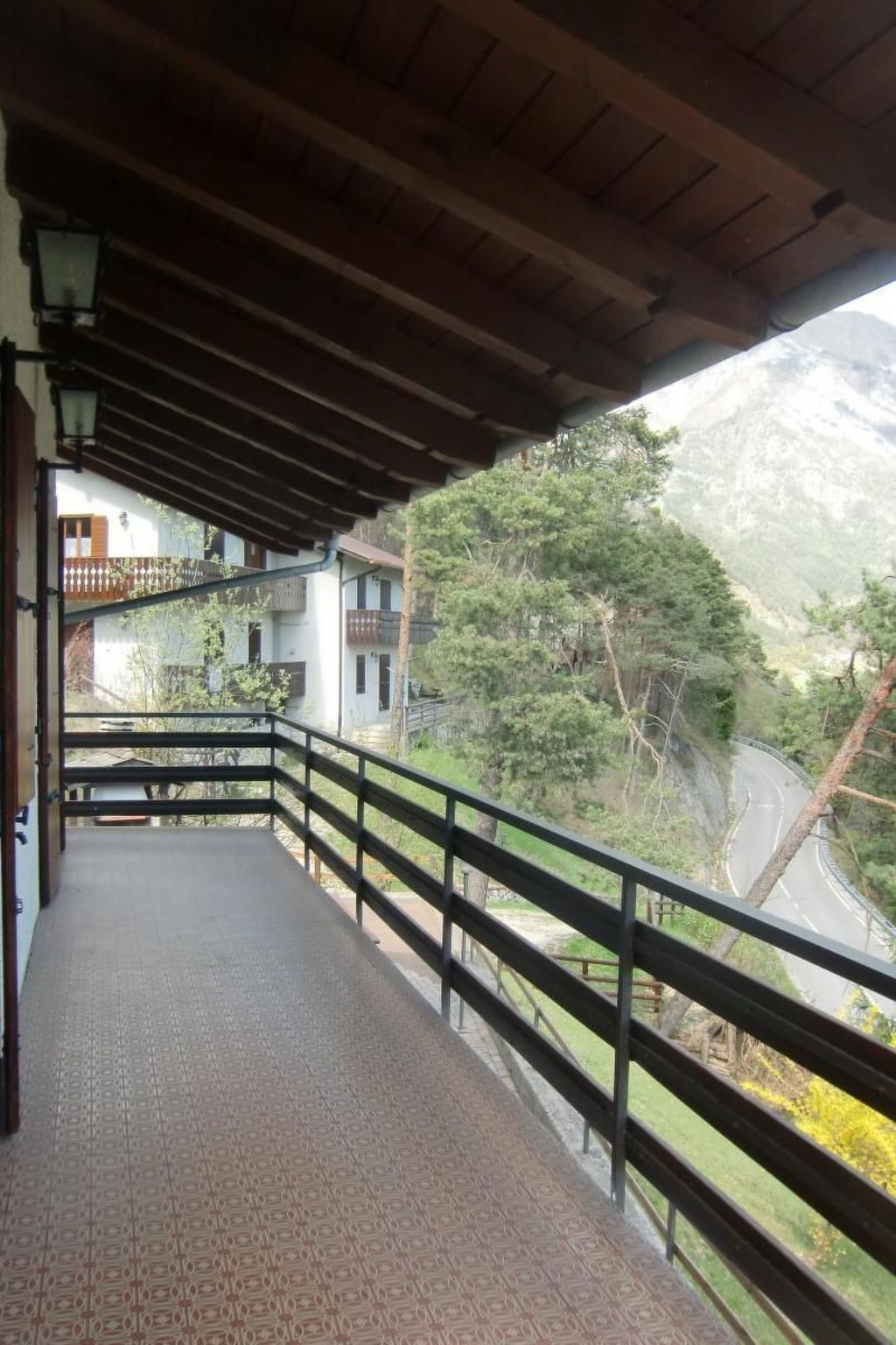 Wohnung im ersten Stock mit schönem Seeblick-Binnen