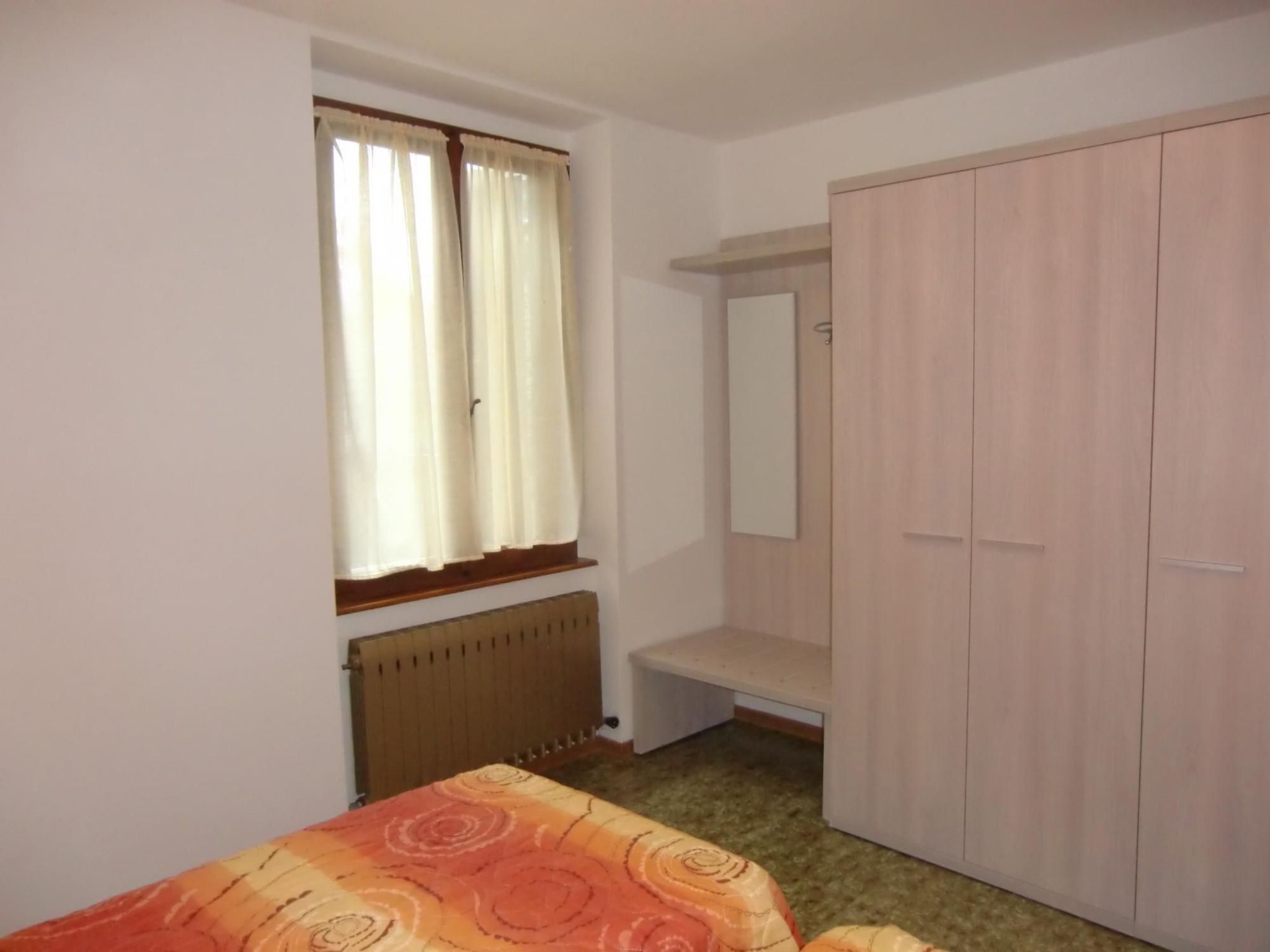 Wohnung im ersten Stock mit schönem Seeblick-Binnen