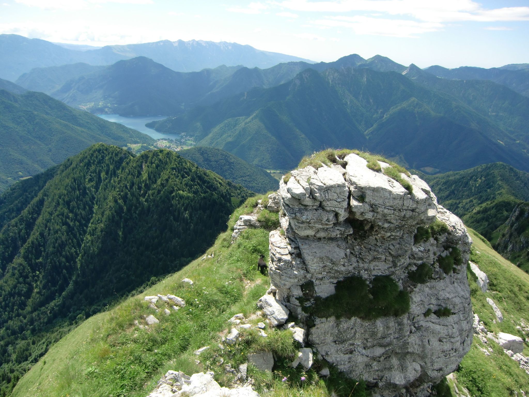 Wohnung im ersten Stock mit schönem Seeblick-Binnen