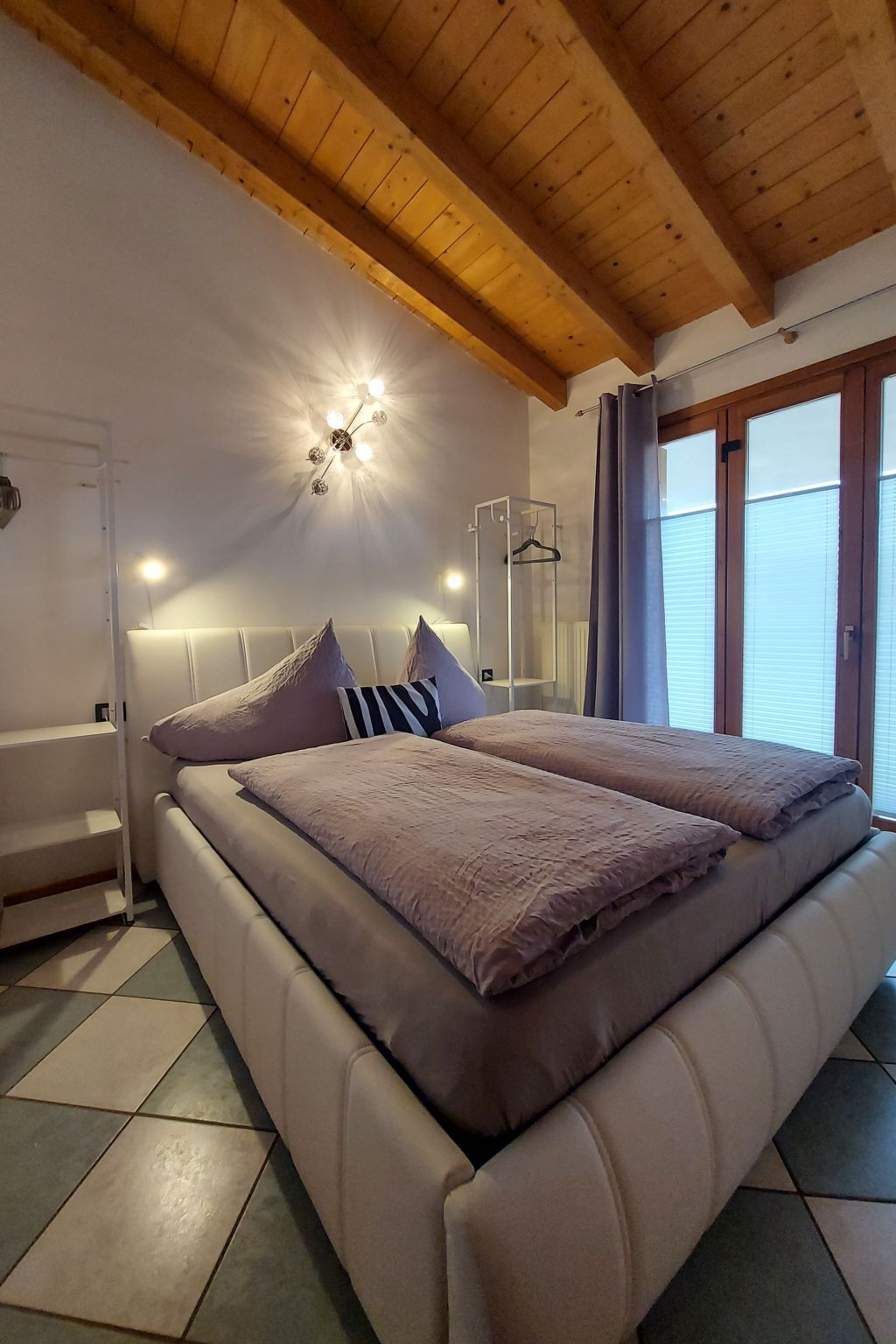 APART DINA LAZISE-Binnen