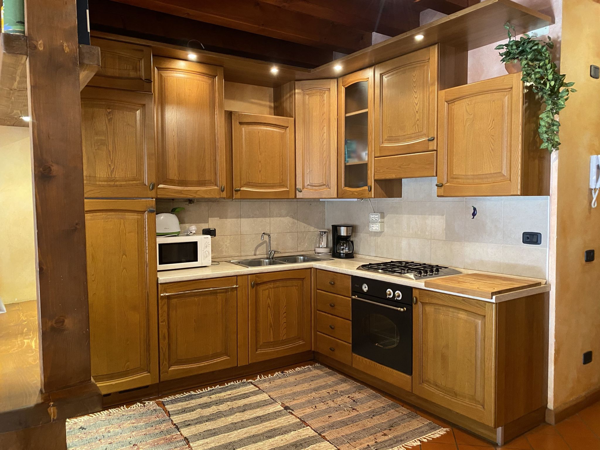 P-12 FEWO GARDALAND-Inside