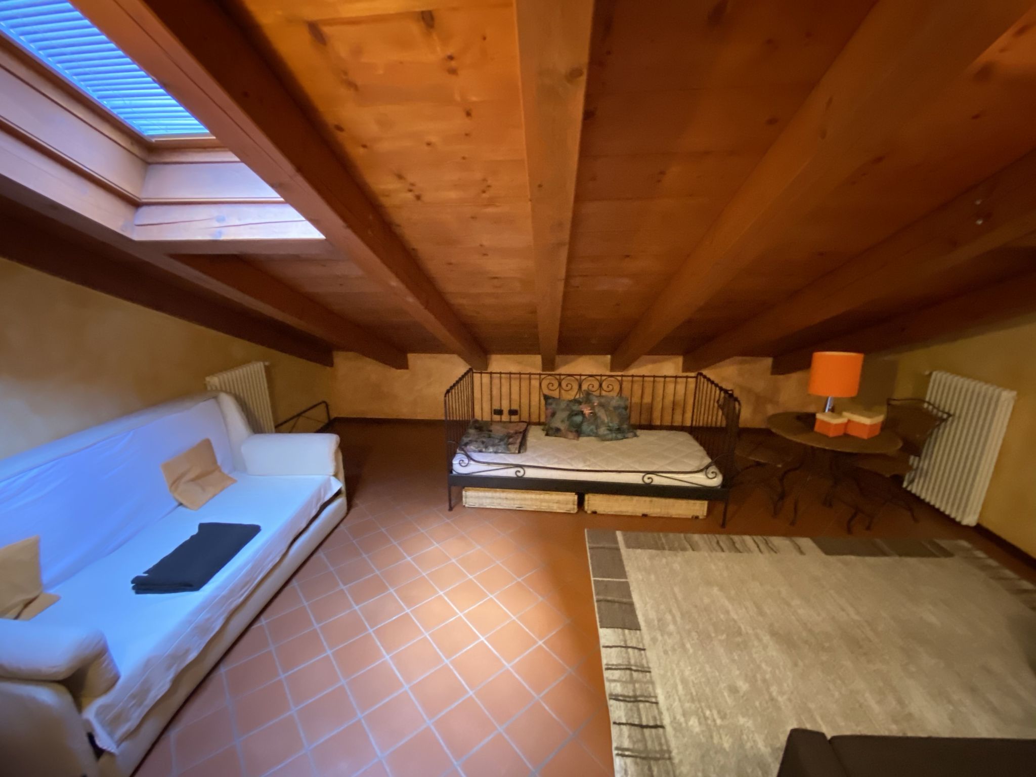 P-12 FEWO GARDALAND-Inside