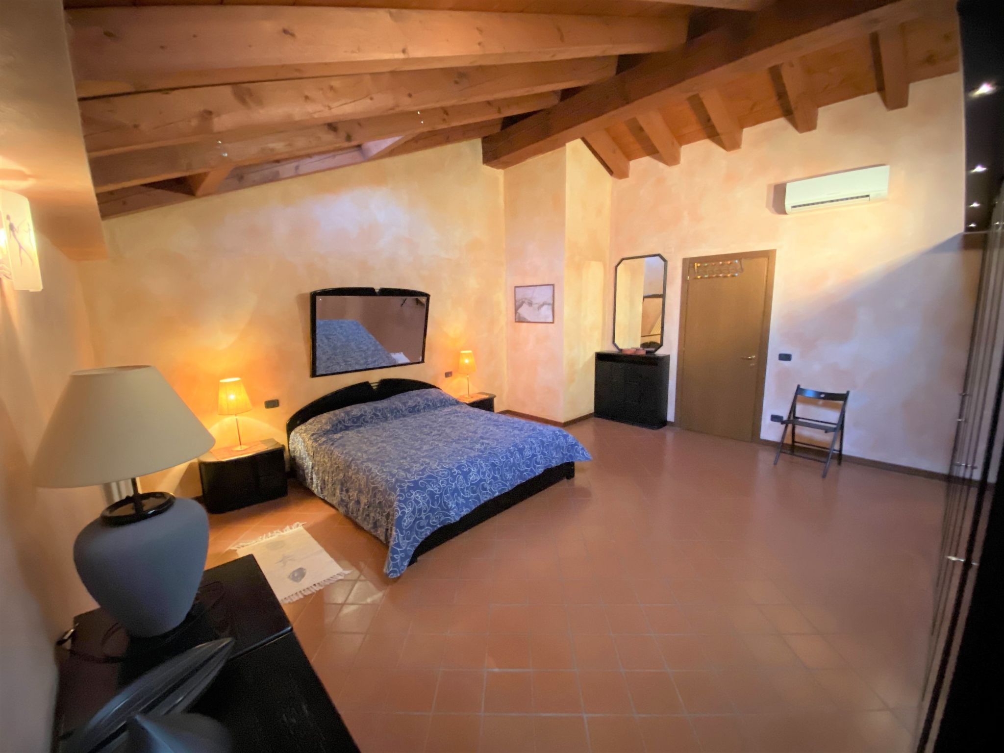 P-12 FEWO GARDALAND-Inside