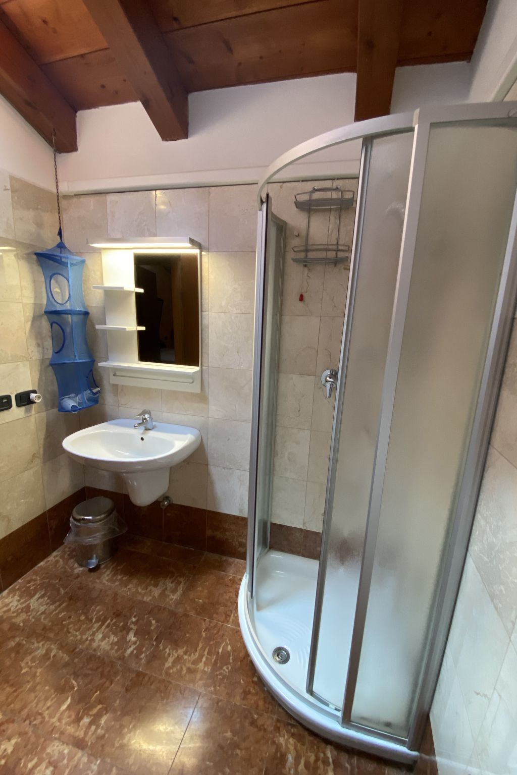 P-12 FEWO GARDALAND-Inside