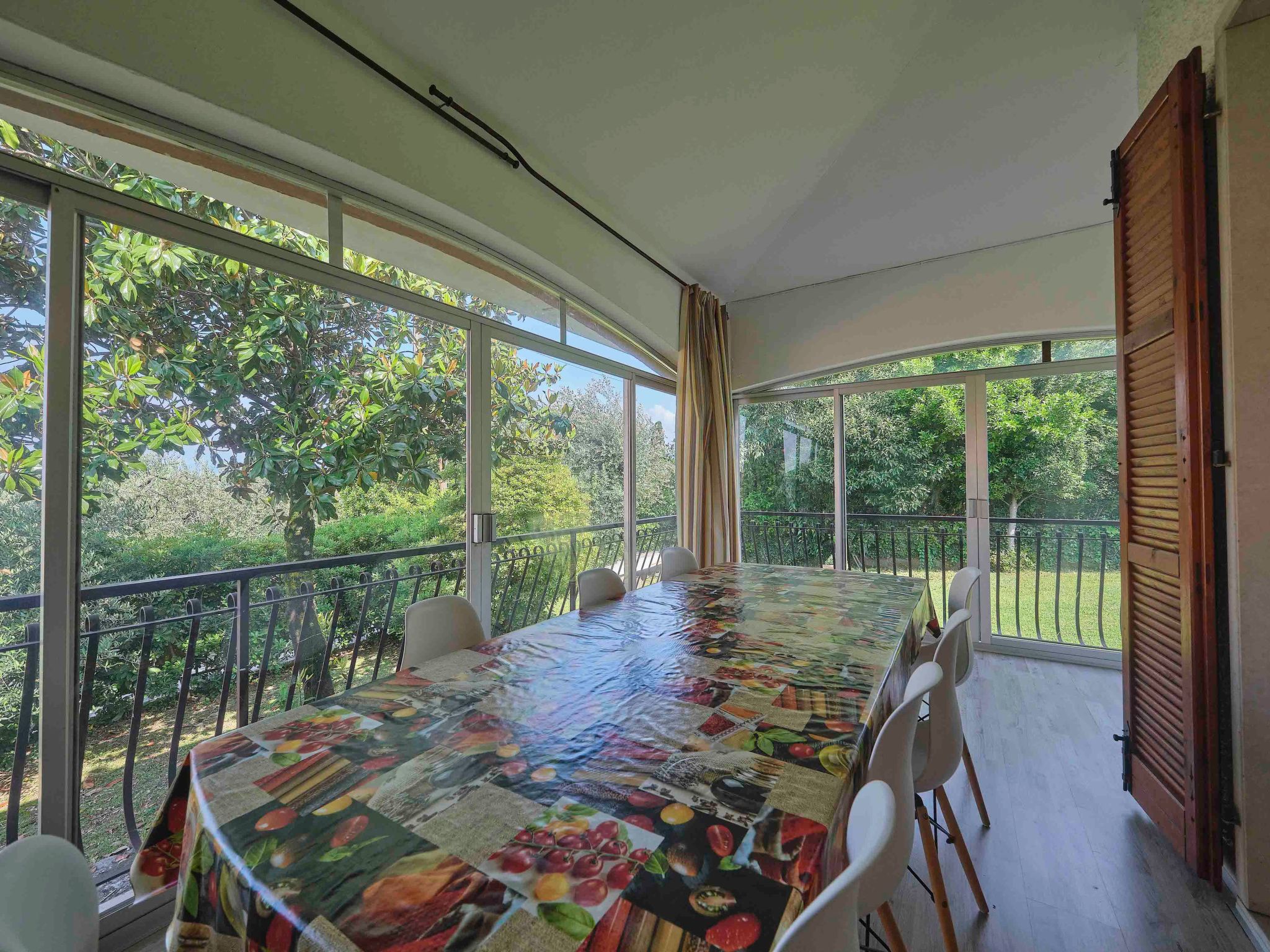 Mit Seeblick und privatem Garten-Binnen