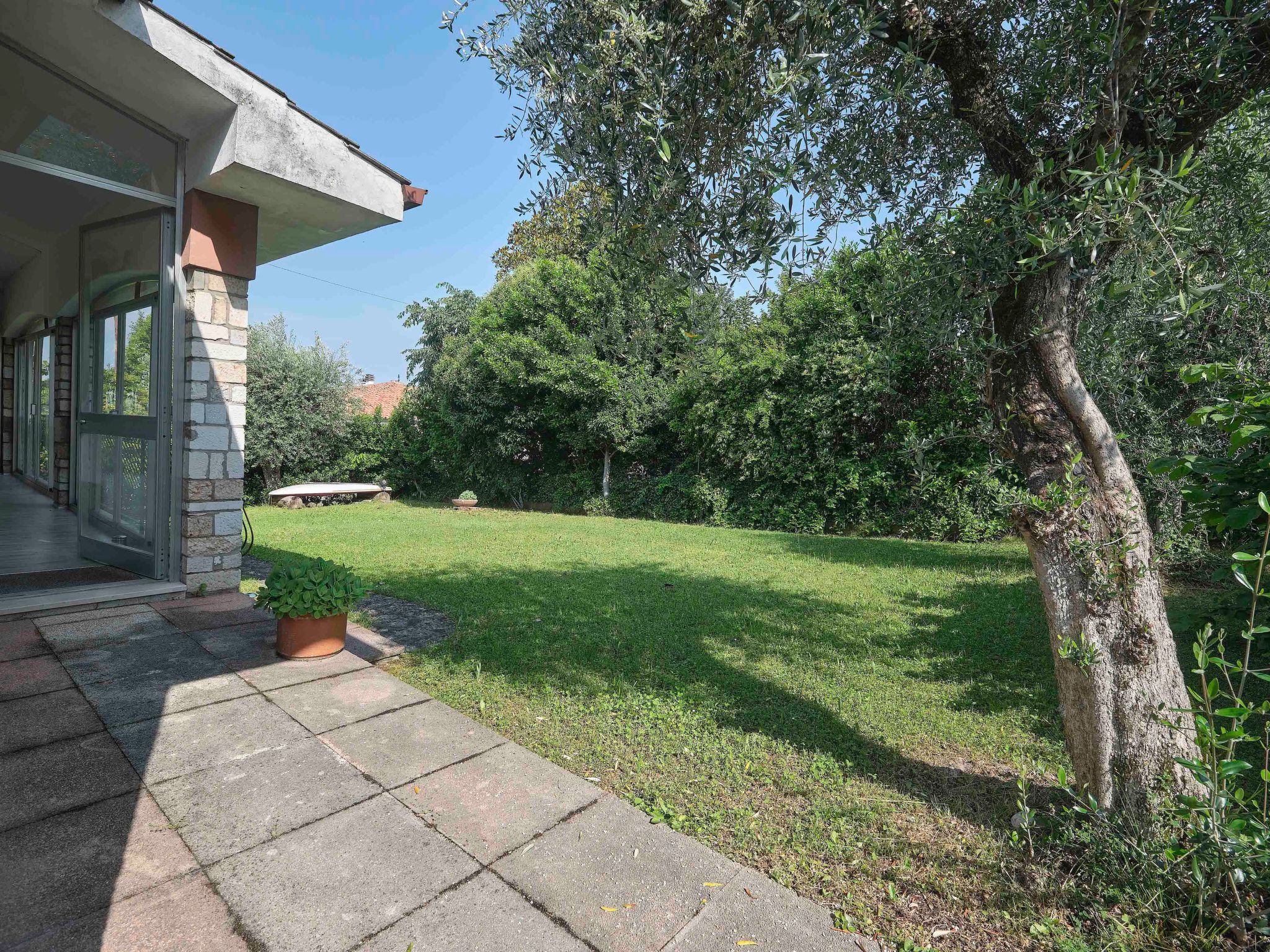 Mit Seeblick und privatem Garten-Binnen