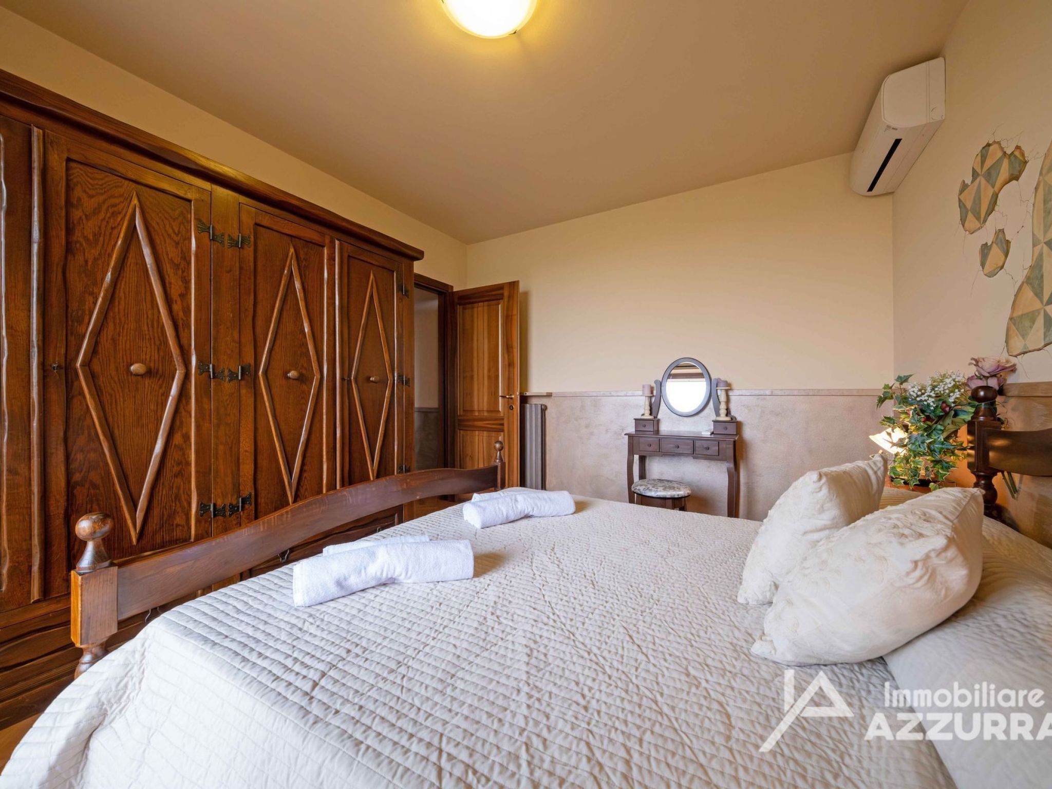 Photo of Villa i Roccoli, zwischen Olivenbäumen mit priva