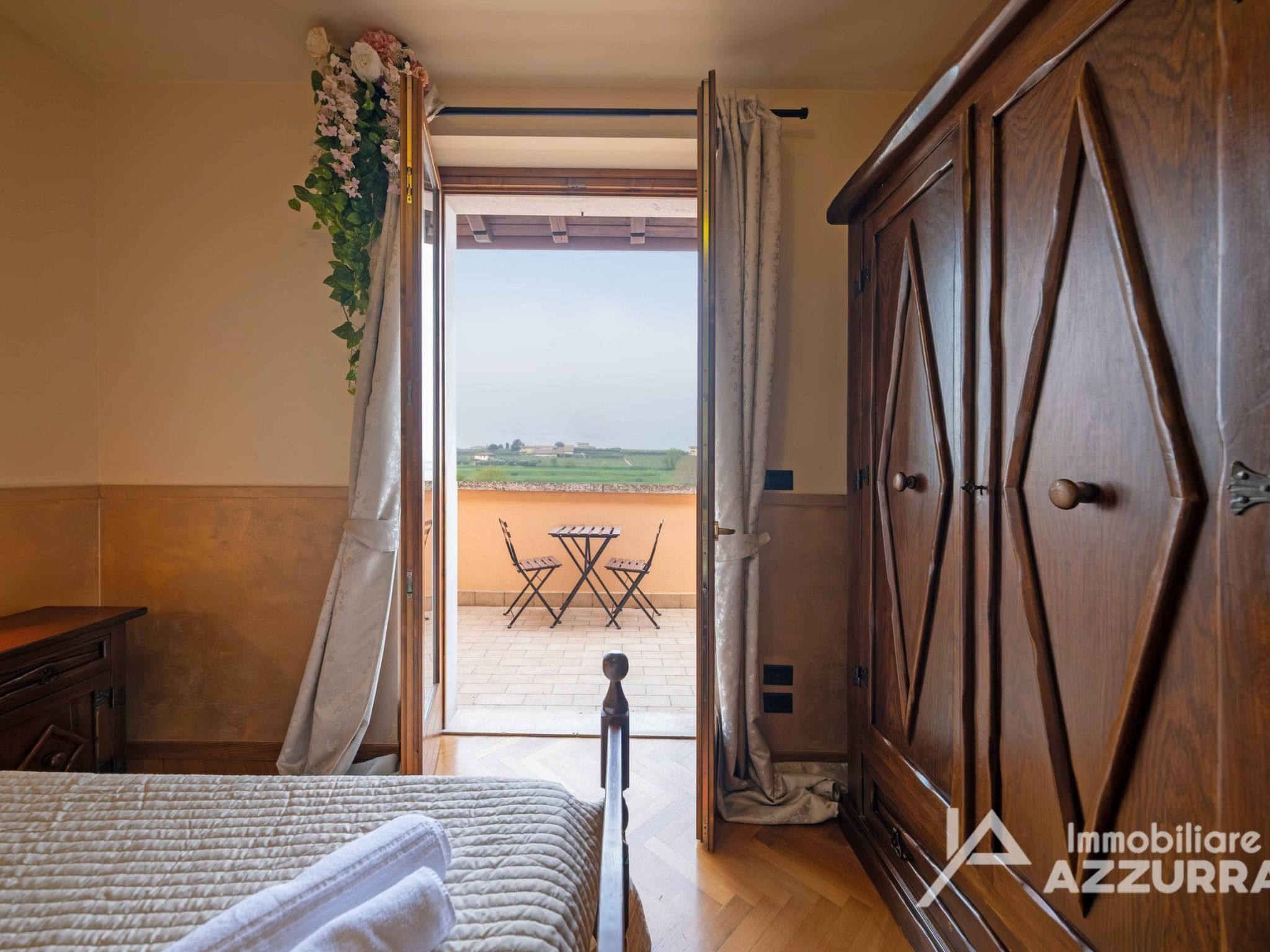 Photo of Villa i Roccoli, zwischen Olivenbäumen mit priva