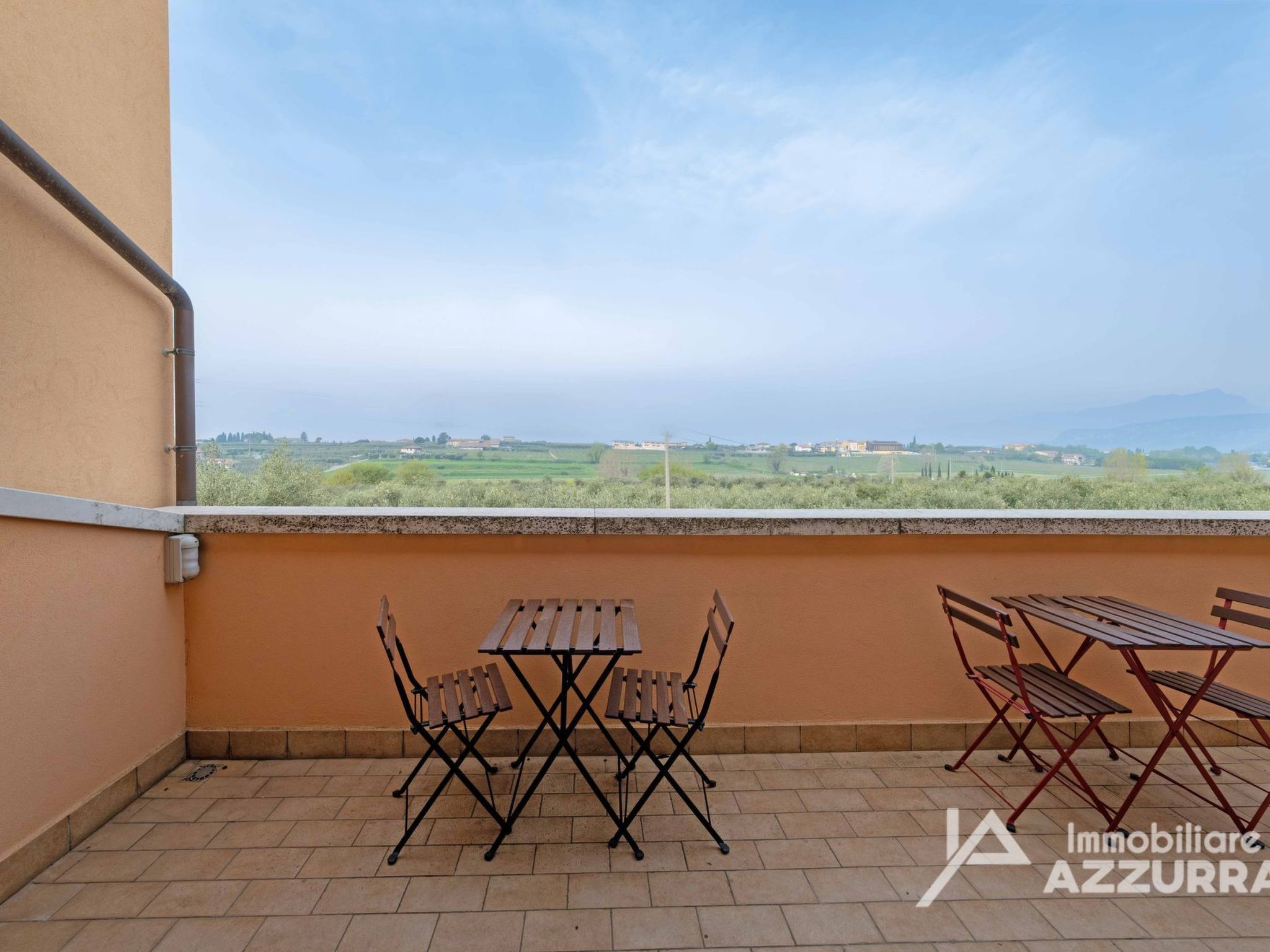 Photo of Villa i Roccoli, zwischen Olivenbäumen mit priva