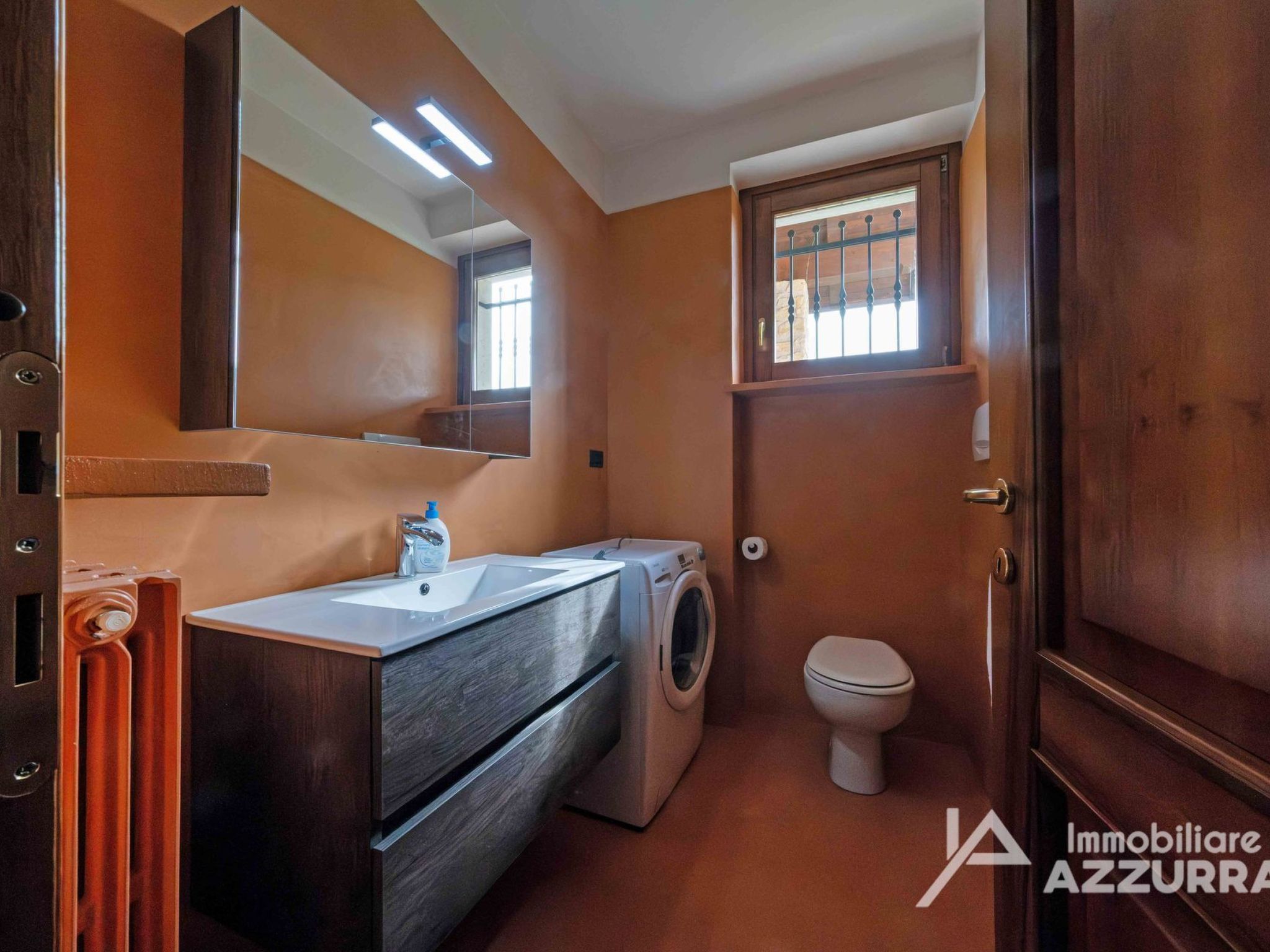 Photo of Villa i Roccoli, zwischen Olivenbäumen mit priva