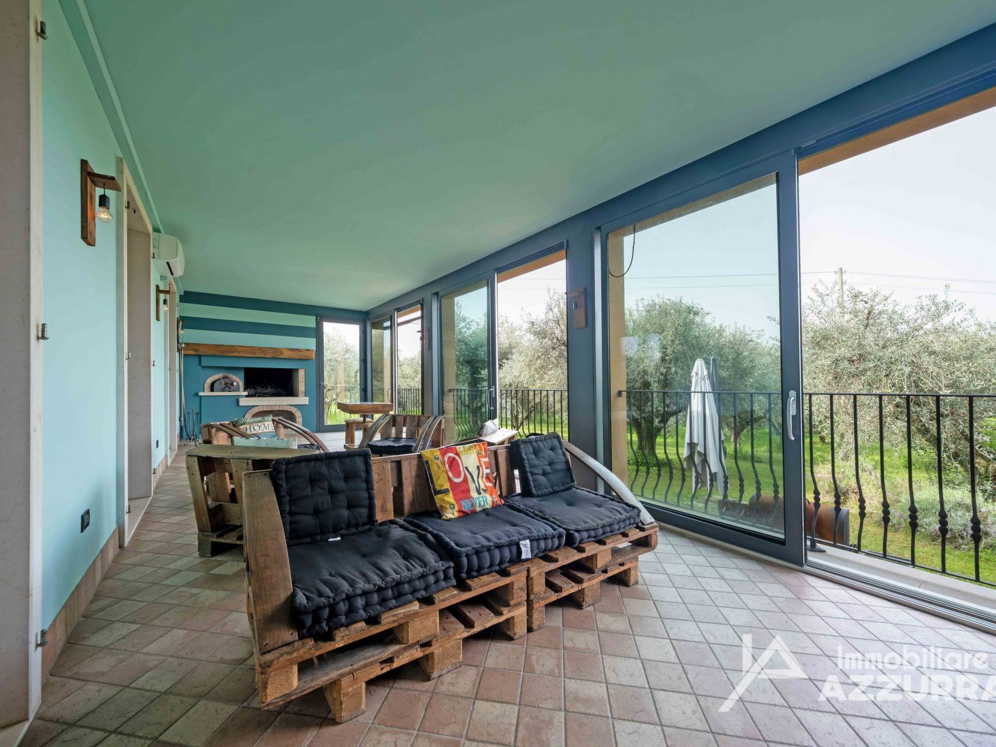 Photo of Villa i Roccoli, zwischen Olivenbäumen mit priva