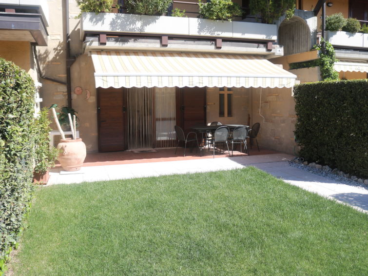 Sfeervol 2-persoons appartement in het centrum van Lazise in Lazise