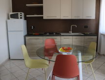 Knus appartement voor 4 bij Lazise met zwembad, op 1 km van het Gardameer - thumbnail 3