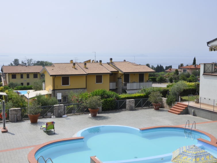 Garden Village Apartment in Lazise