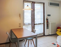 Knus appartement voor 3 bij Lazise met zwembad en tuin, 1,5 km van het Gardameer - thumbnail 5