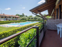 Rustiek appartement in Lazise, 350m van centrum en 1km van het Gardameer - thumbnail 3