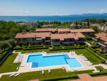 Rustiek appartement in Lazise, 350m van centrum en 1km van het Gardameer - thumbnail 1