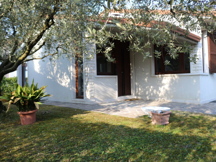 Lazise accommodation villas for rent in Lazise apartments to rent in Lazise holiday homes to rent in Lazise
