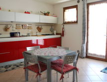 Sfeervol appartement voor 4 bij Lazise, op 1,2 km van het Gardameer - thumbnail 3