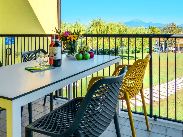 Licht appartement voor 6 personen in Peschiera del Garda in Peschiera del Garda