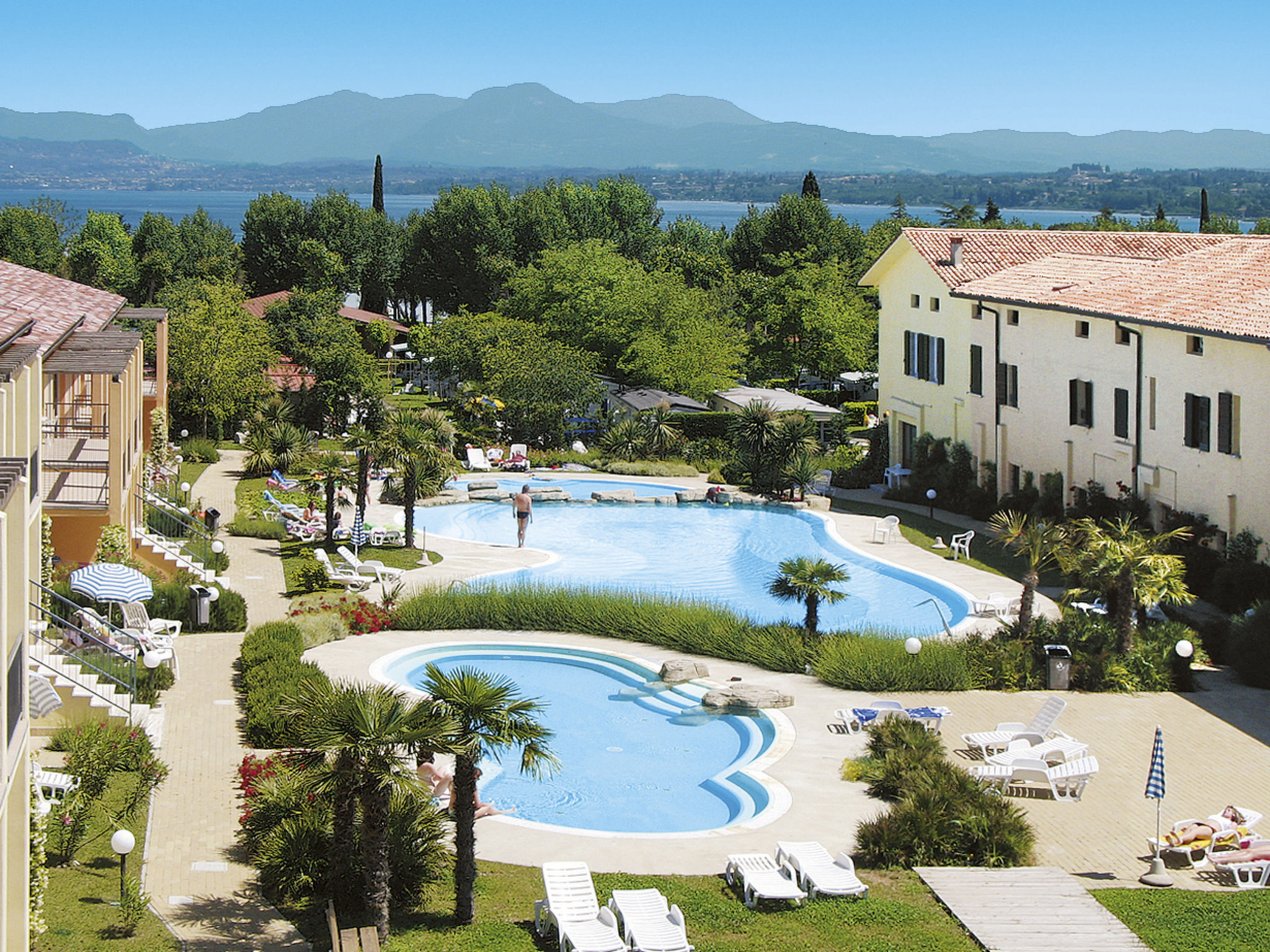 Bella Italia Translation missing: cottages_en.helpers.properties.accommodation_type.holiday_resort in Peschiera del Garda