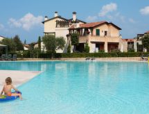 Wohnung im Resort mit großes Schwimmbad und Sportbereich