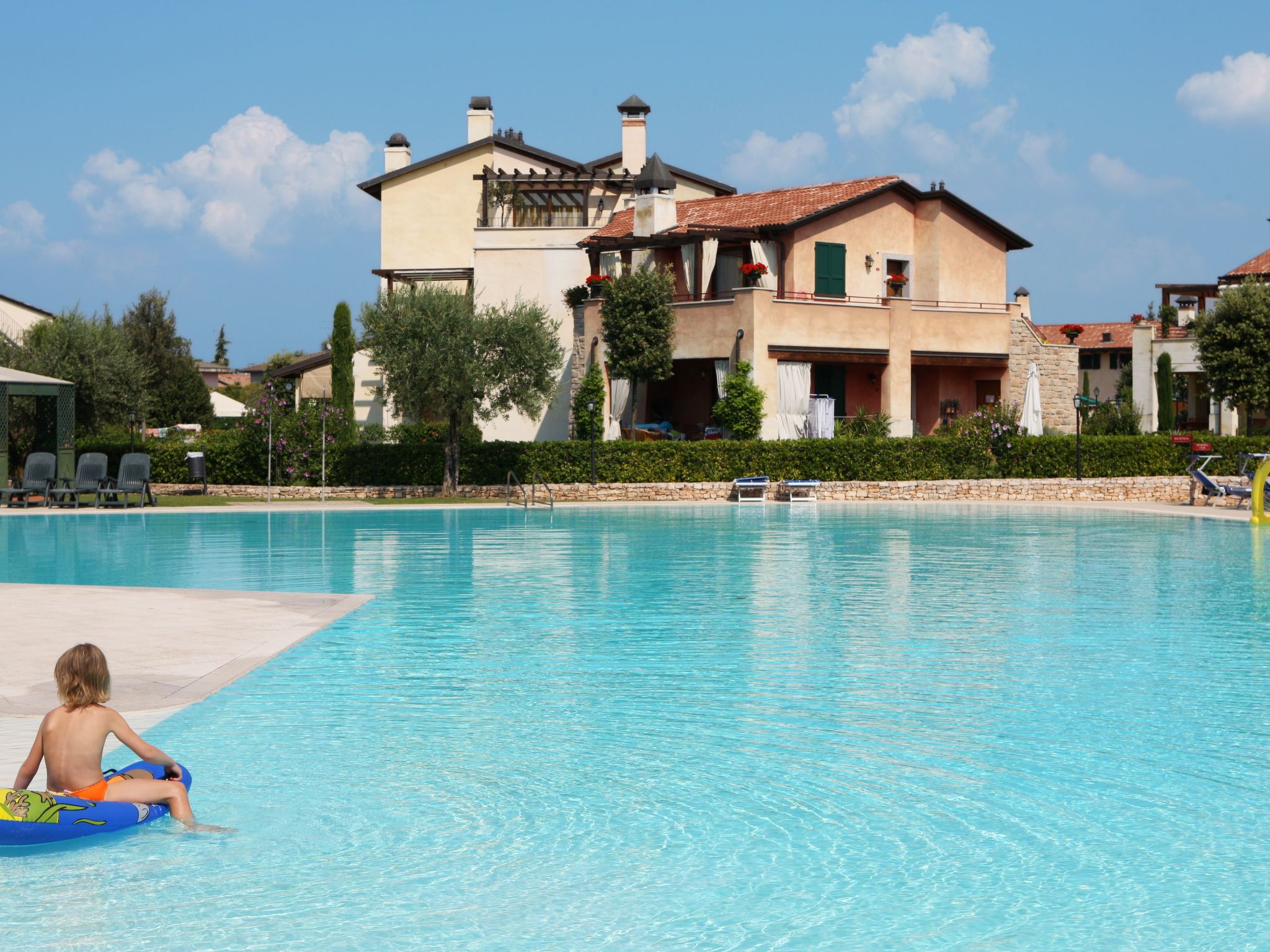 Wohnung im Resort mit großes Schwimmbad und Sportbereich