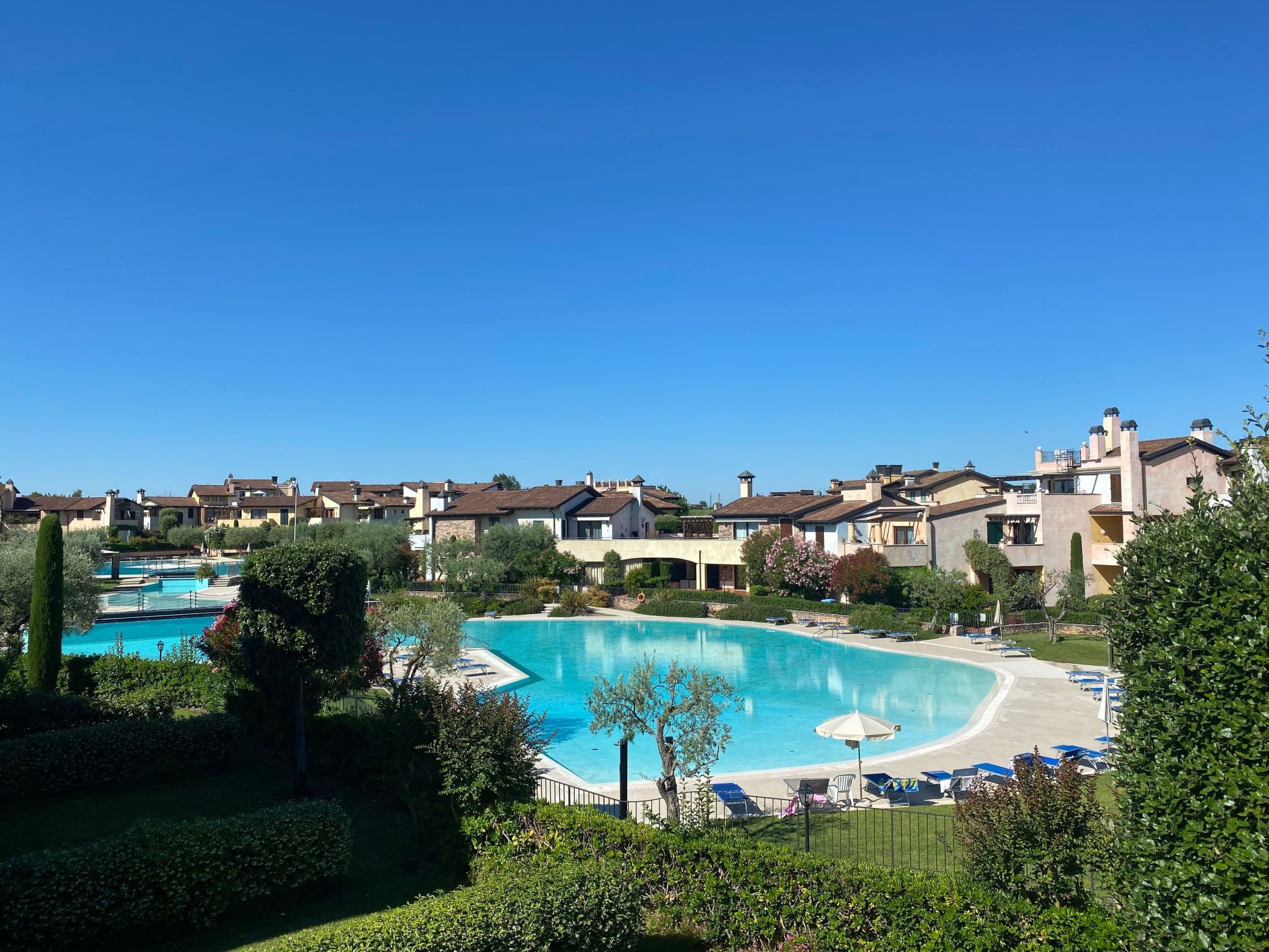 Wohnung im Resort mit großes Schwimmbad und Sportbereich-Draußen