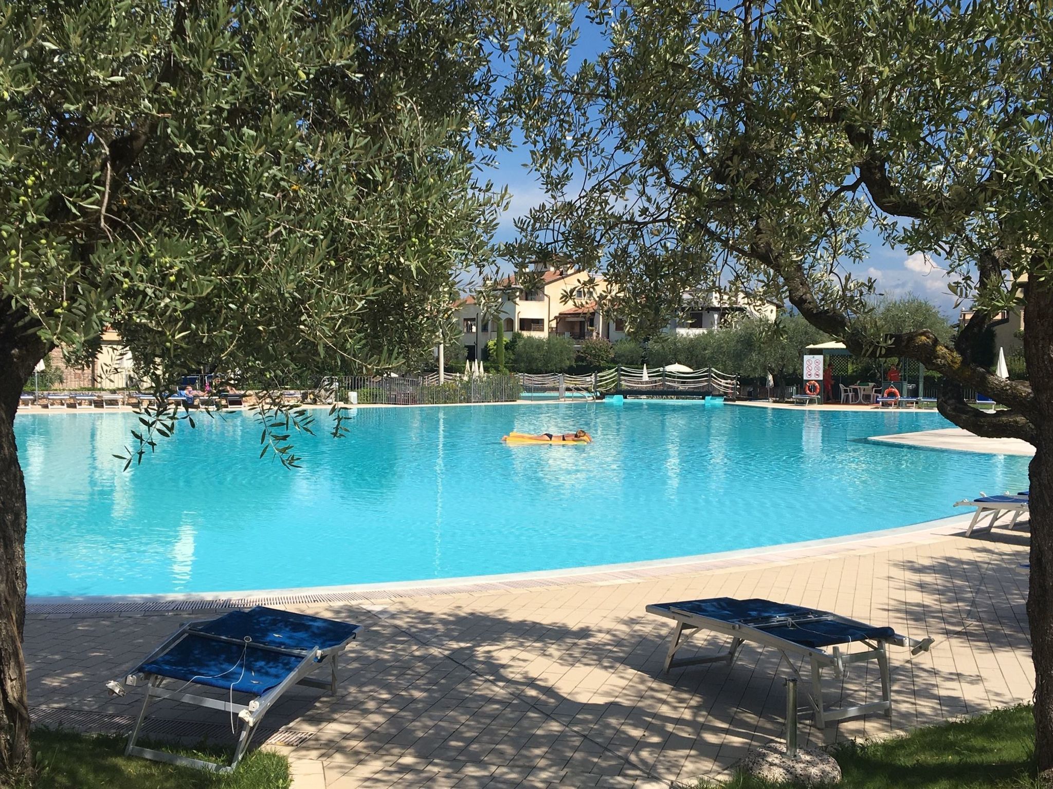 Wohnung im Resort mit großes Schwimmbad und Sportbereich-Draußen