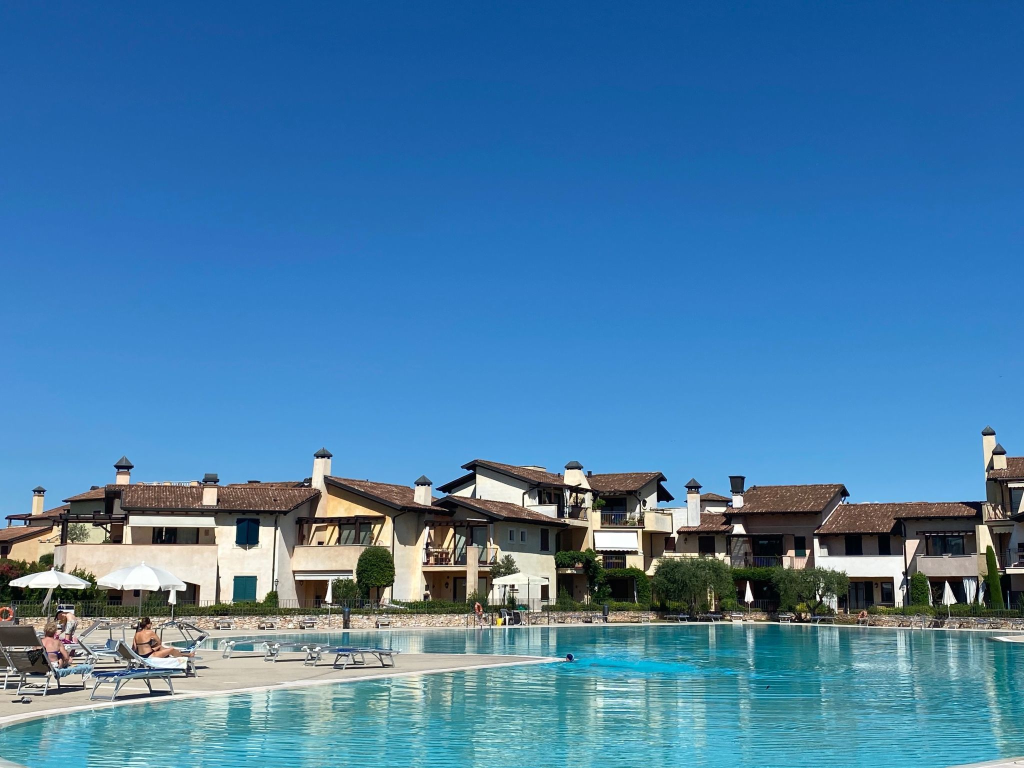 Wohnung im Resort mit großes Schwimmbad und Sportbereich-Draußen
