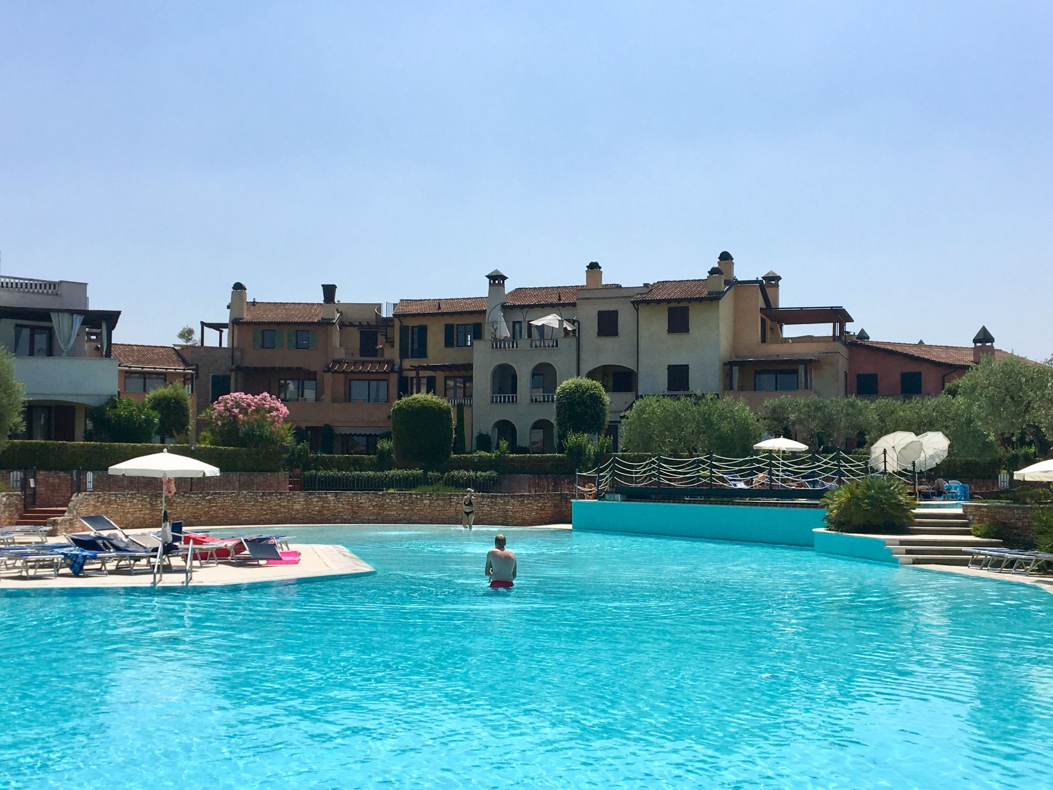 Wohnung im Resort mit großes Schwimmbad und Sportbereich-Draußen