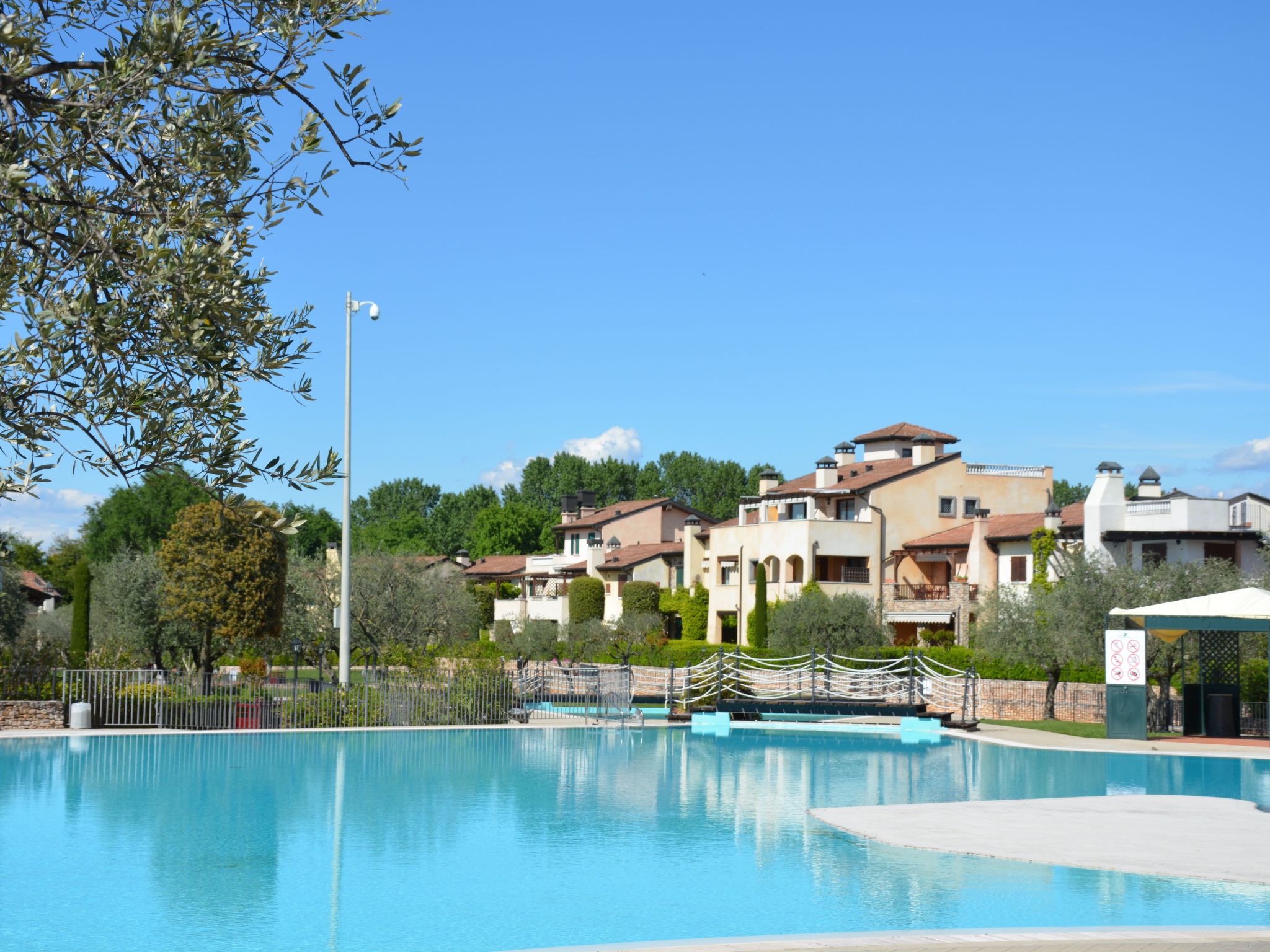 Wohnung mit Terrasse-Draußen