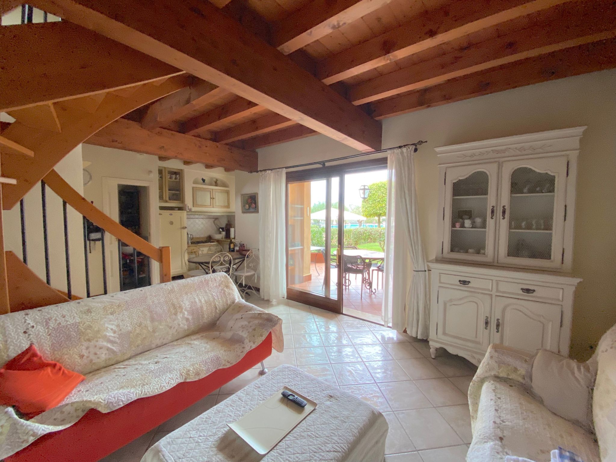 Wohnung mit Terrasse-Drinnen