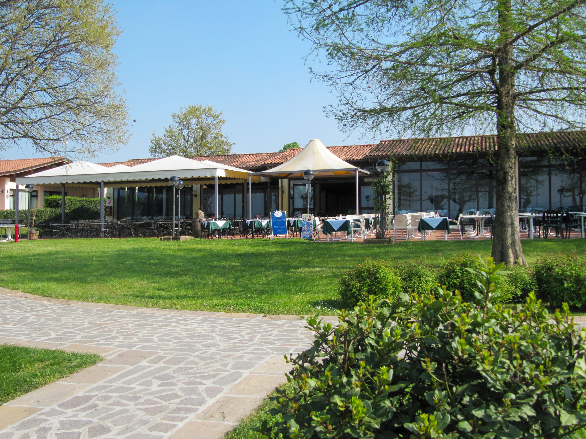 The Garda Village - Binnen