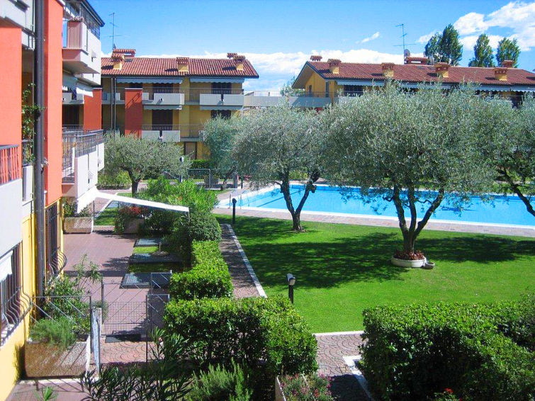 Апартаменты Villaggio dei Fiori