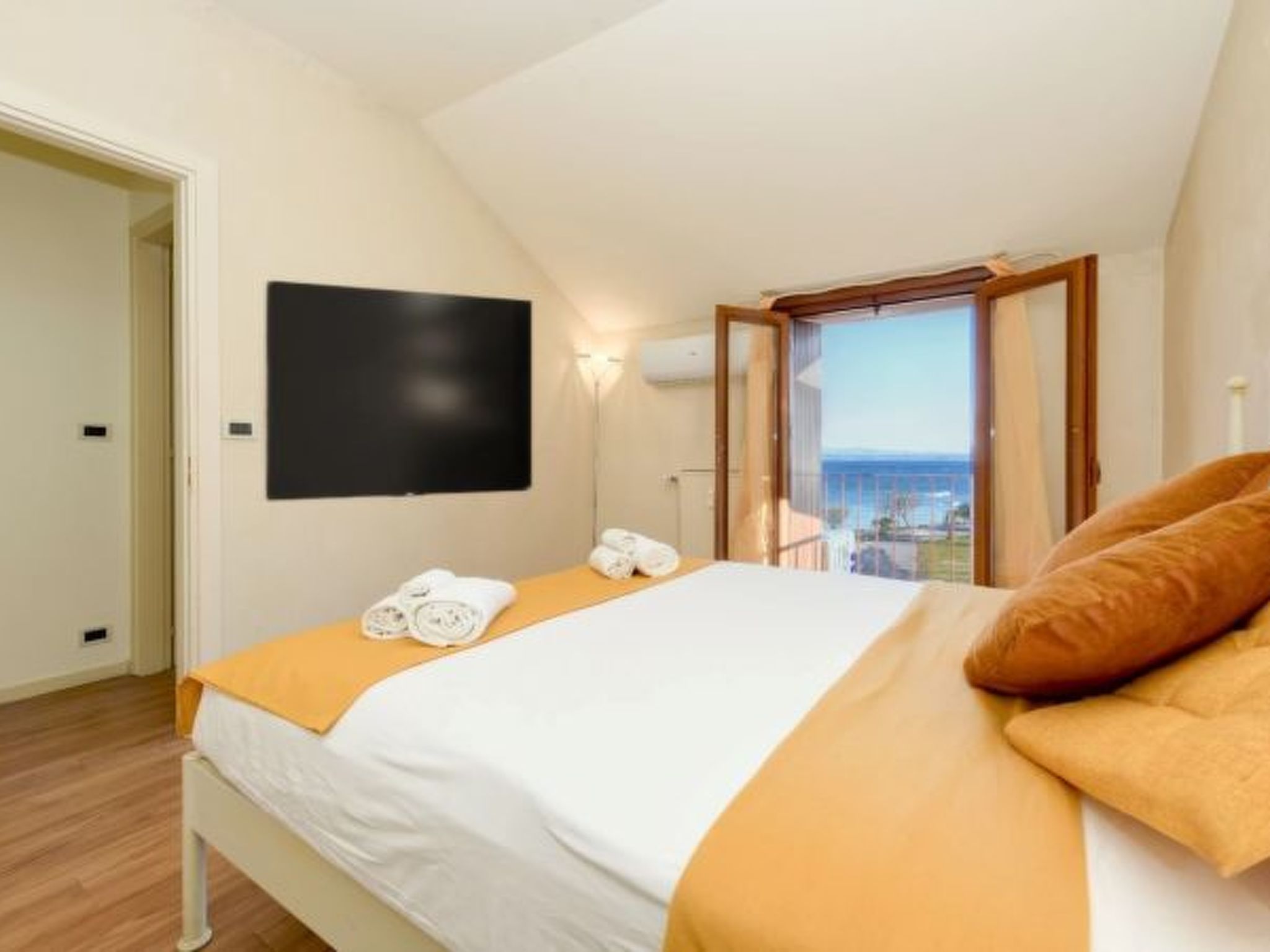 Photo of DesenzanoLoft Eden mit Seeblick und privatem Strand