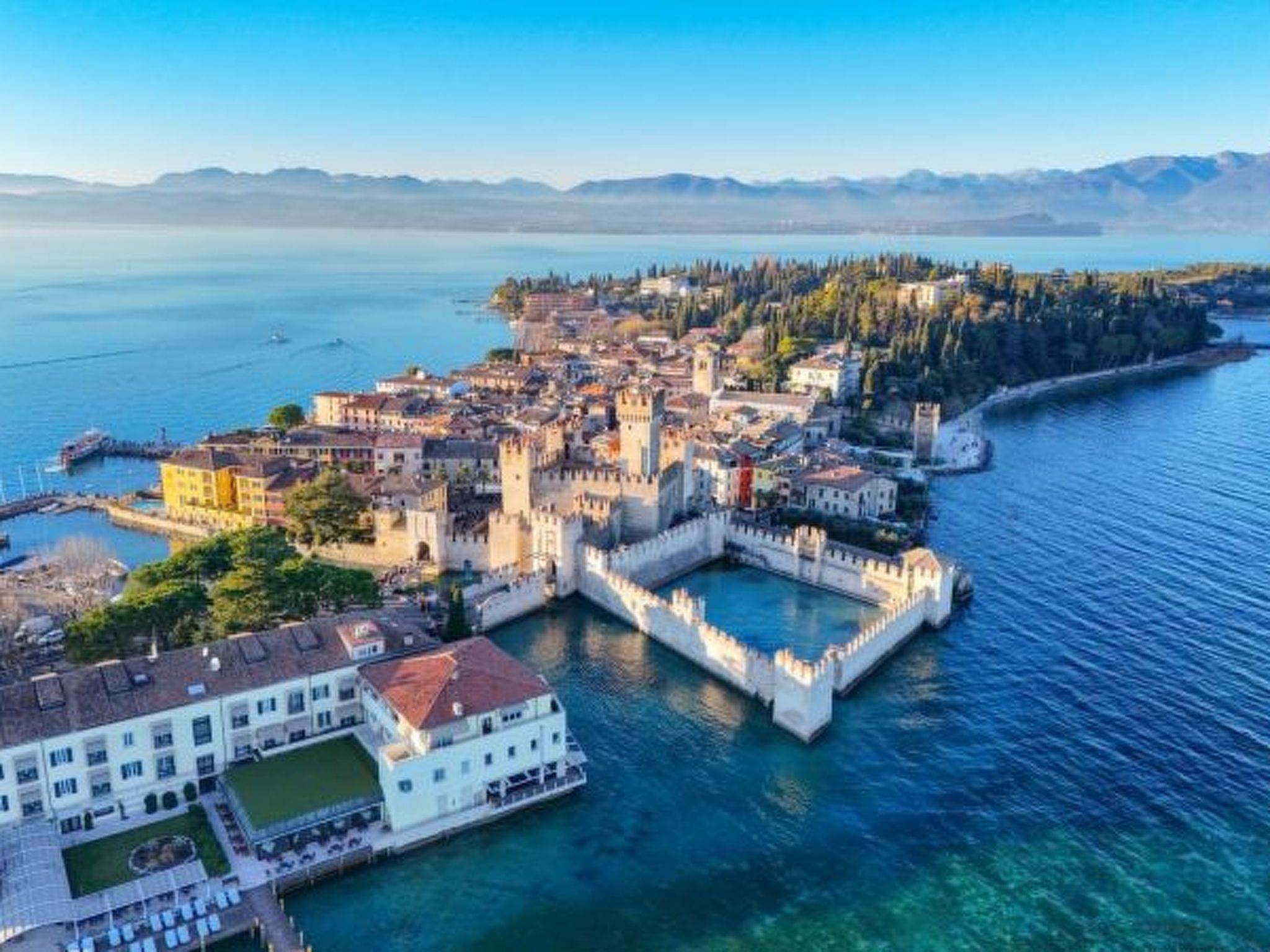 Photo of DesenzanoLoft Eden mit Seeblick und privatem Strand