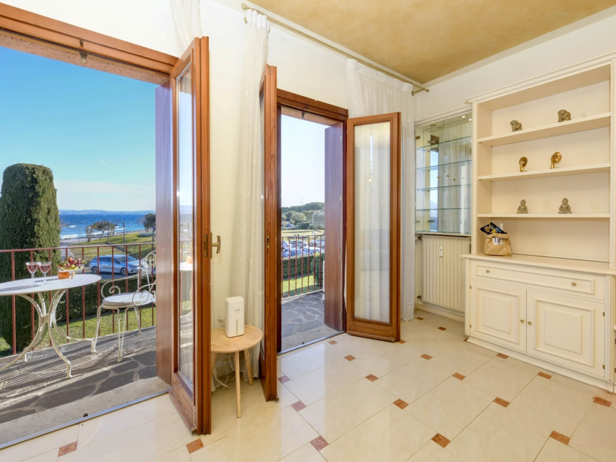 Photo of 74 Desenzanoloft Eden Lake View And Private Beach
