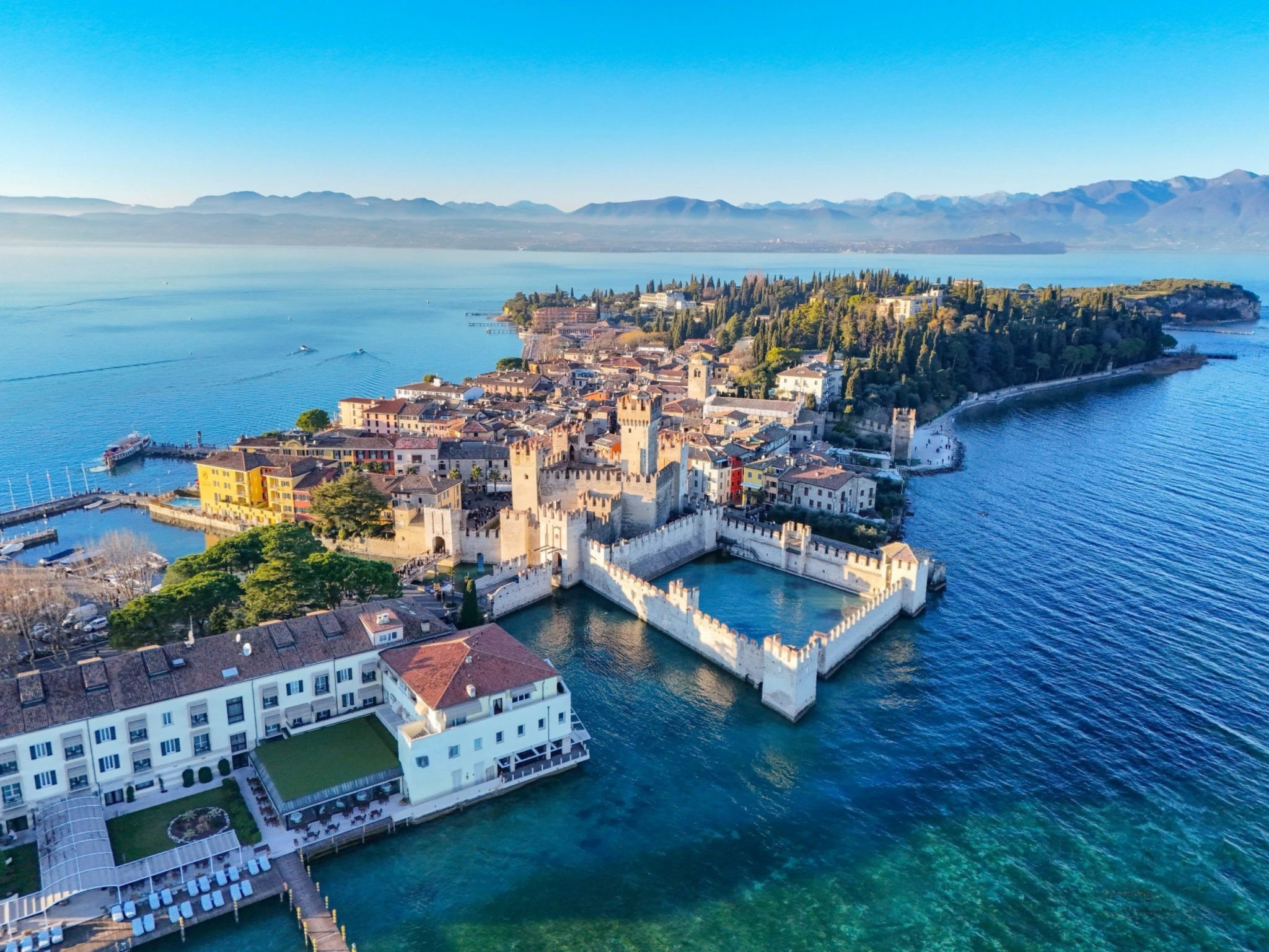 Photo of 74 Desenzanoloft Eden Lake View And Private Beach