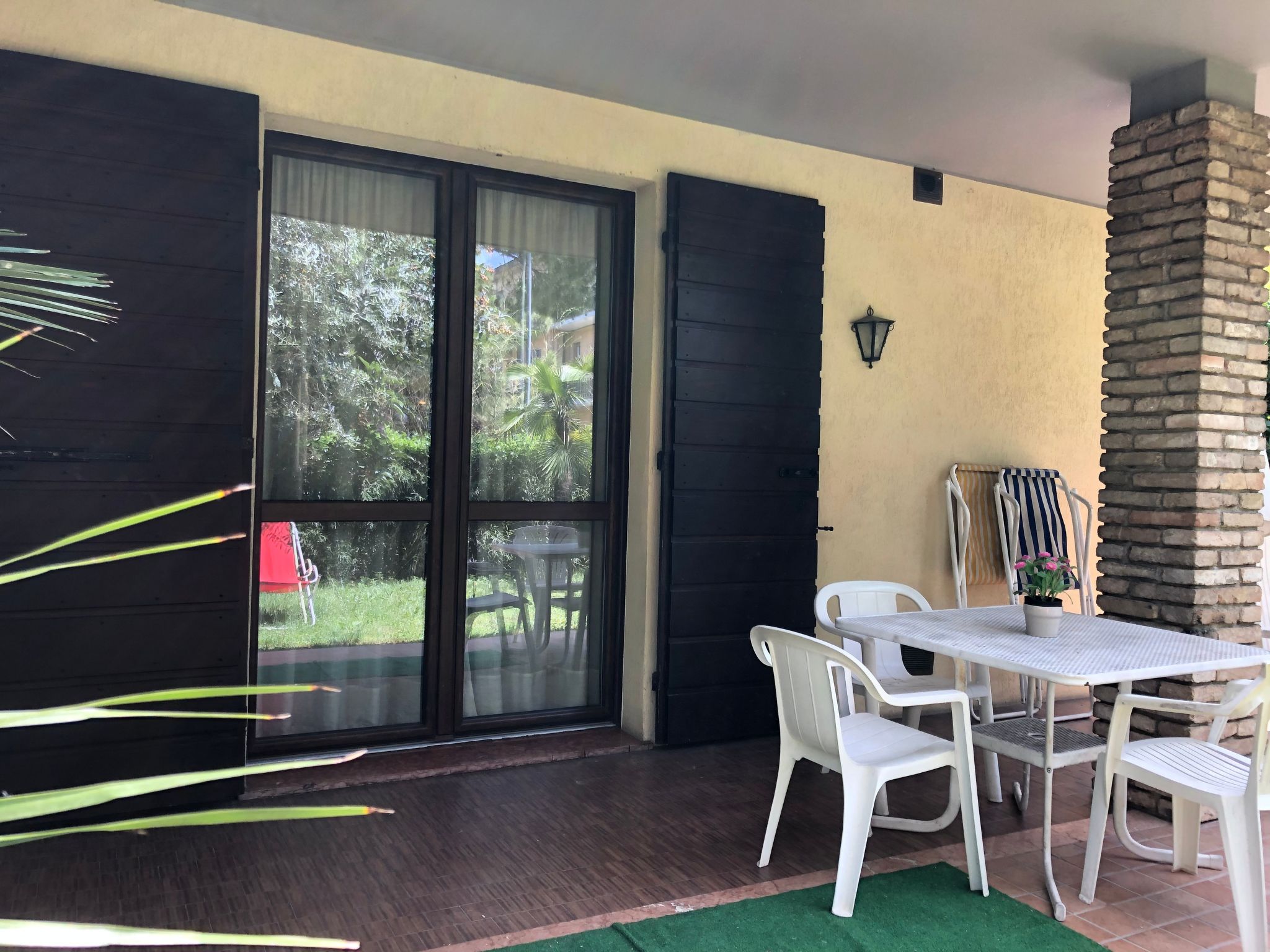 Gemütliche Drei-Zimmer-Wohnung mit Garten-Inside