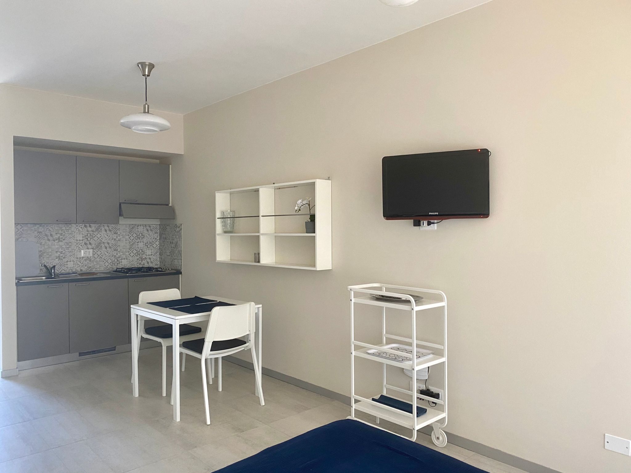 Schönes Studio-Apartment - Pool und Balkon-Inside