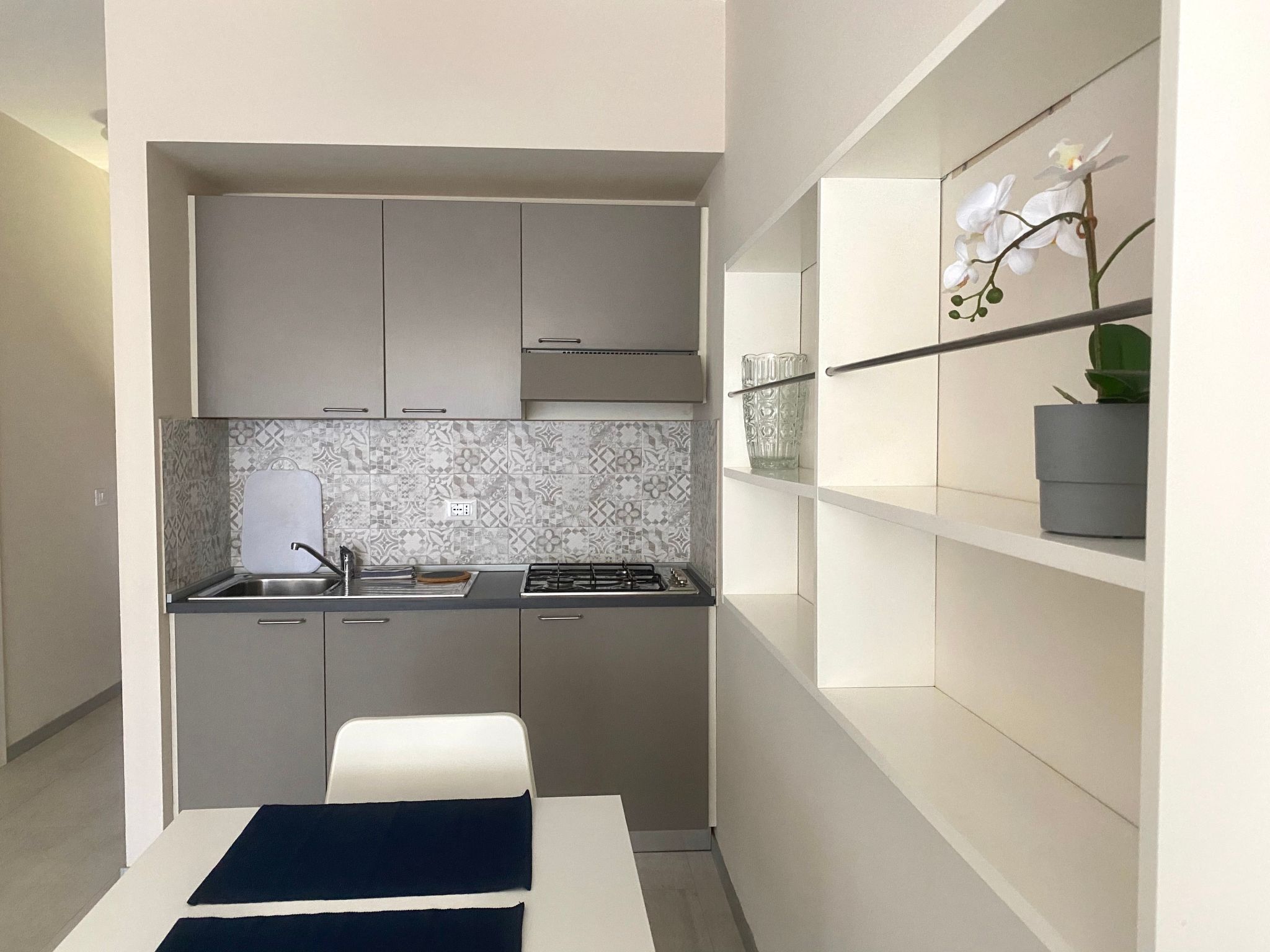 Schönes Studio-Apartment - Pool und Balkon-Inside