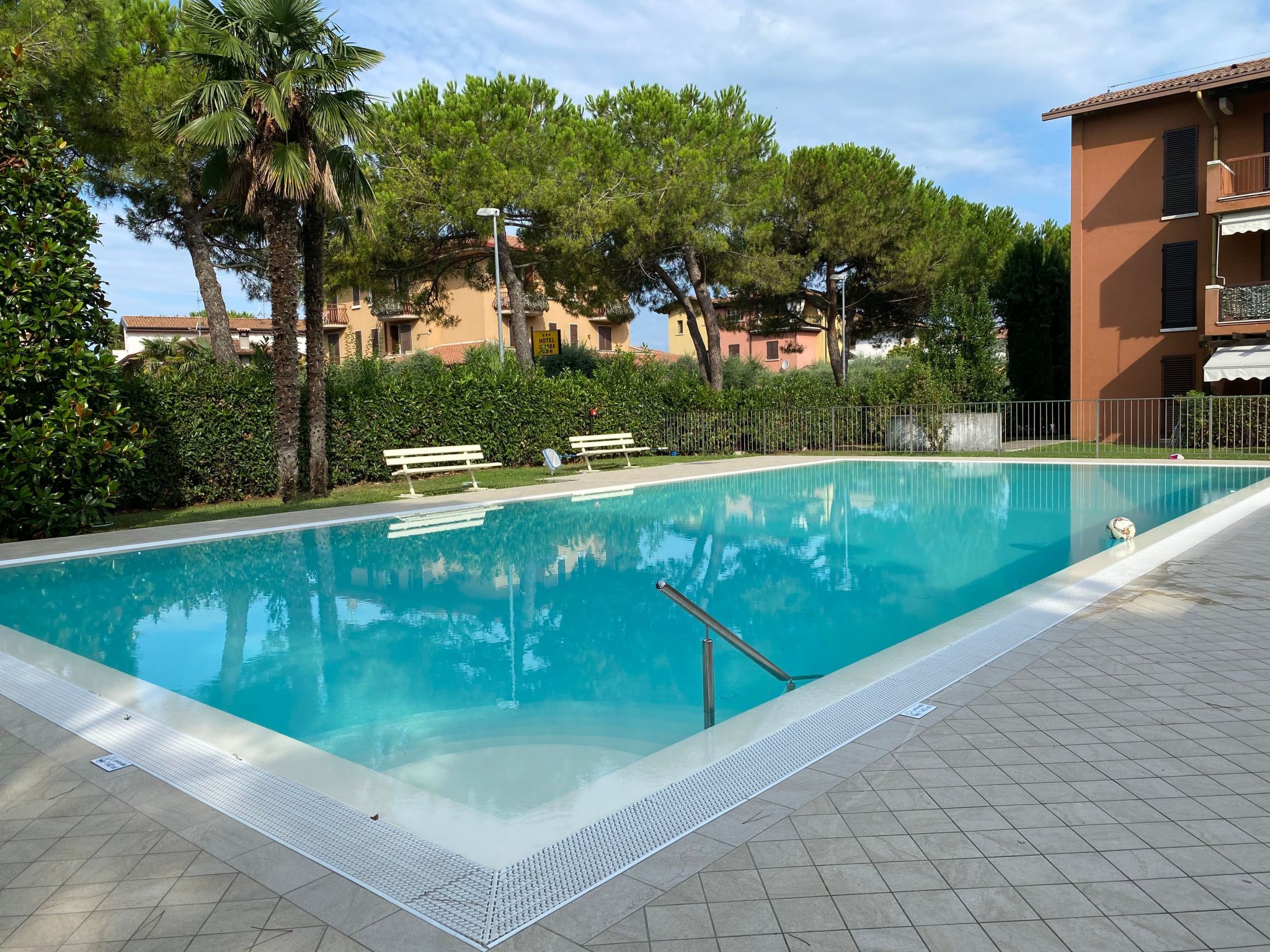 Schönes Studio-Apartment - Pool und Balkon-Inside