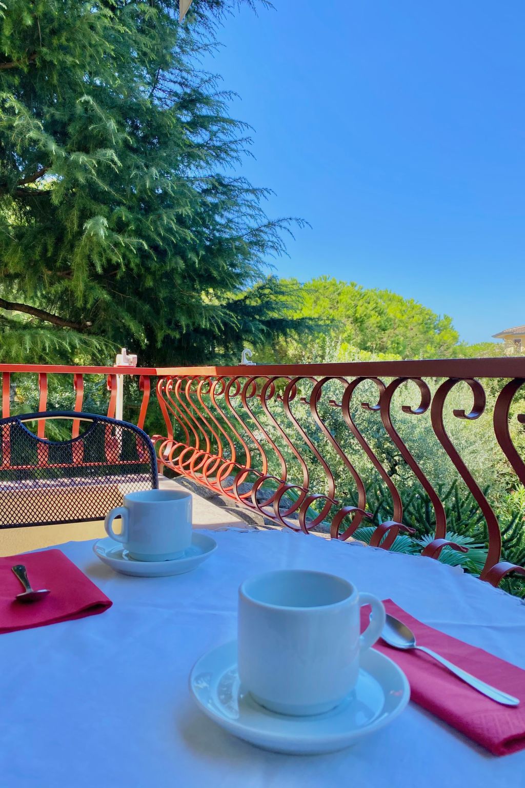 Gemütliche Zweizimmerwohnung mit Balkon-Inside