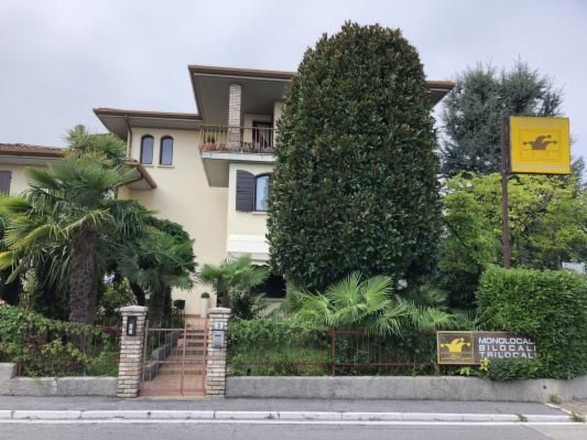 Gemütliche Zweizimmerwohnung mit Balkon-Inside