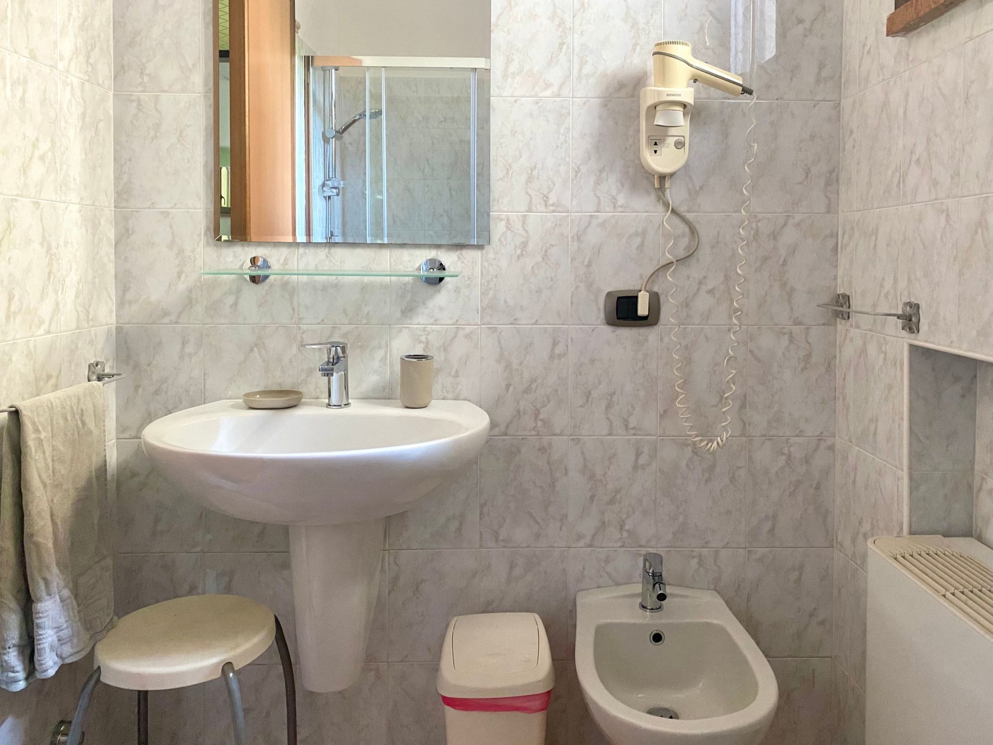 Gemütliche Drei-Zimmer-Wohnung mit Garten-Binnen